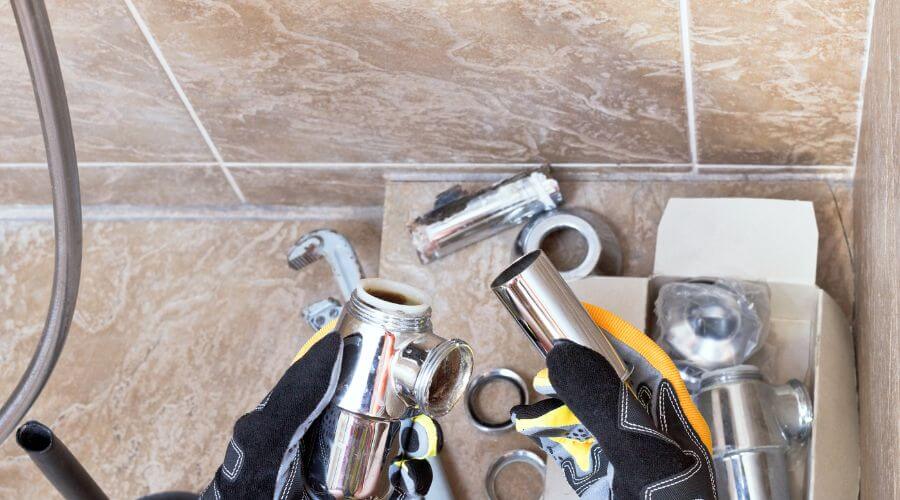 Professional gutter cleaning in Alton, IL